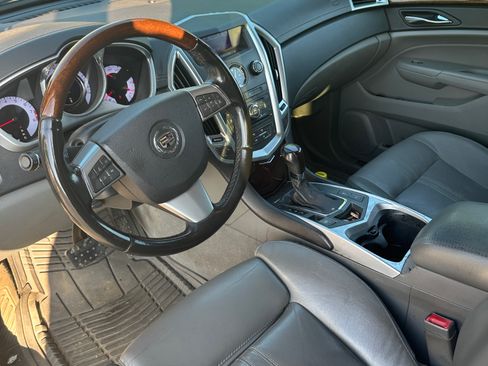 Used 2011 Cadillac SRX Luxury image 9