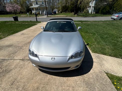 Used 2003 MAZDA MX-5 Miata LS RWD image 4