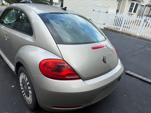 Used 2014 Volkswagen Beetle 2.5 FWD image 4