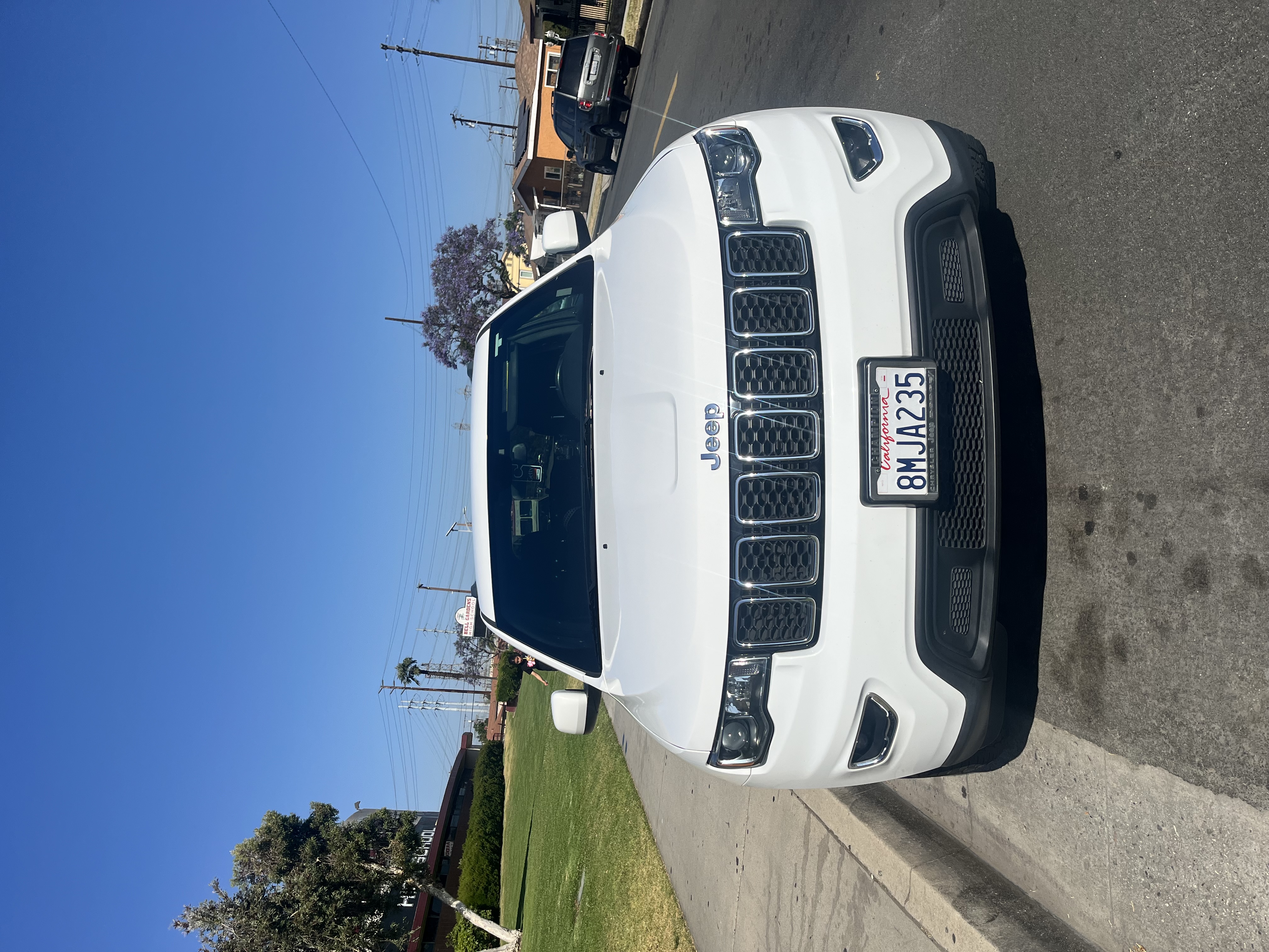 Used 2019 Jeep Grand Cherokee Laredo RWD image 6
