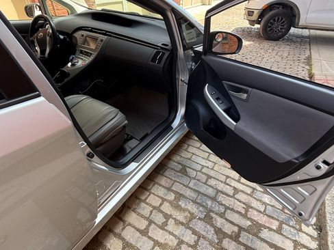Used 2015 Toyota Prius Two FWD image 9