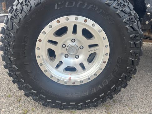 Used 2010 Jeep Wrangler Unlimited Rubicon w/ Trailer Tow Group AWD/4WD image 8