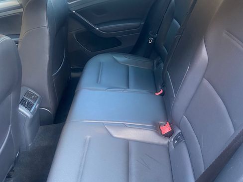 Used 2015 Volkswagen Golf S image 12