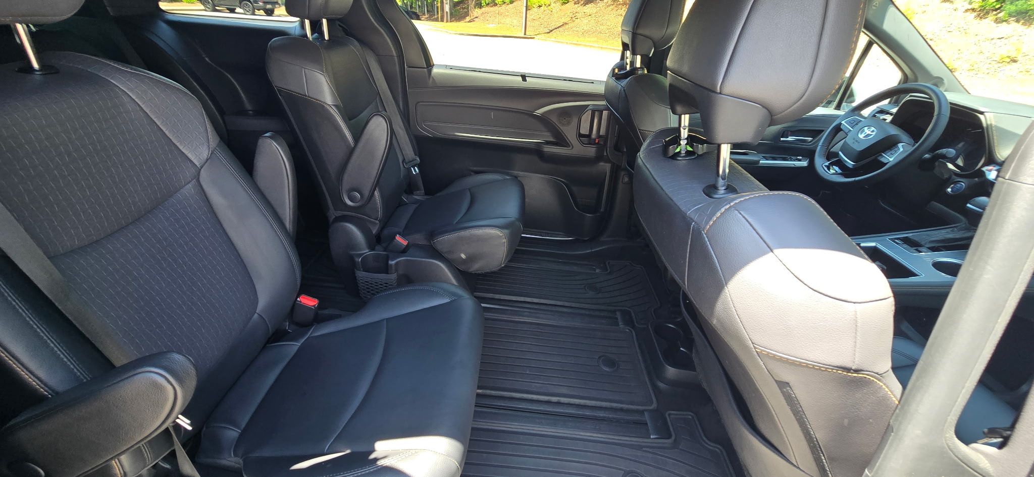 Used 2022 Toyota Sienna XLE Woodland Edition AWD/4WD image 12