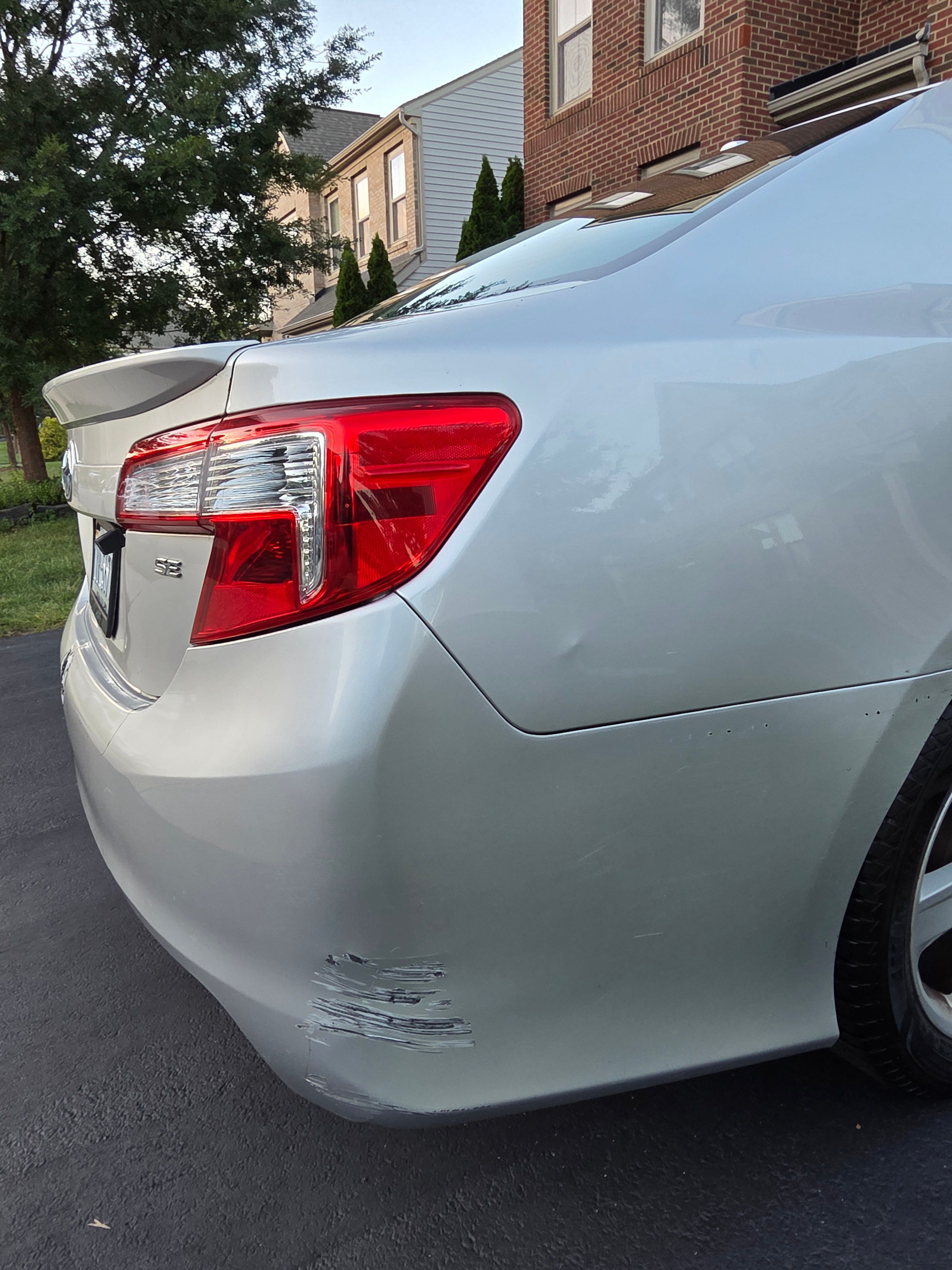 Used 2013 Toyota Camry SE w/ Leather Pkg FWD image 13
