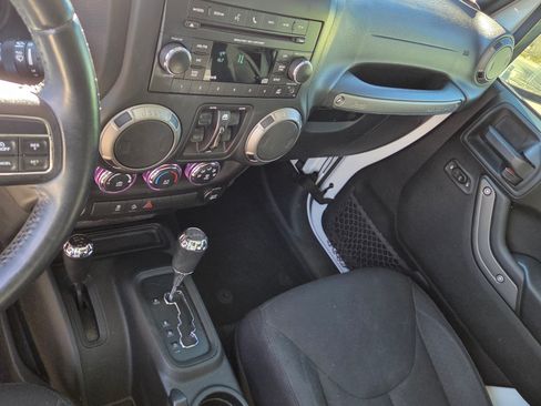 Used 2017 Jeep Wrangler Unlimited Sport w/ Quick Order Package 24S image 15