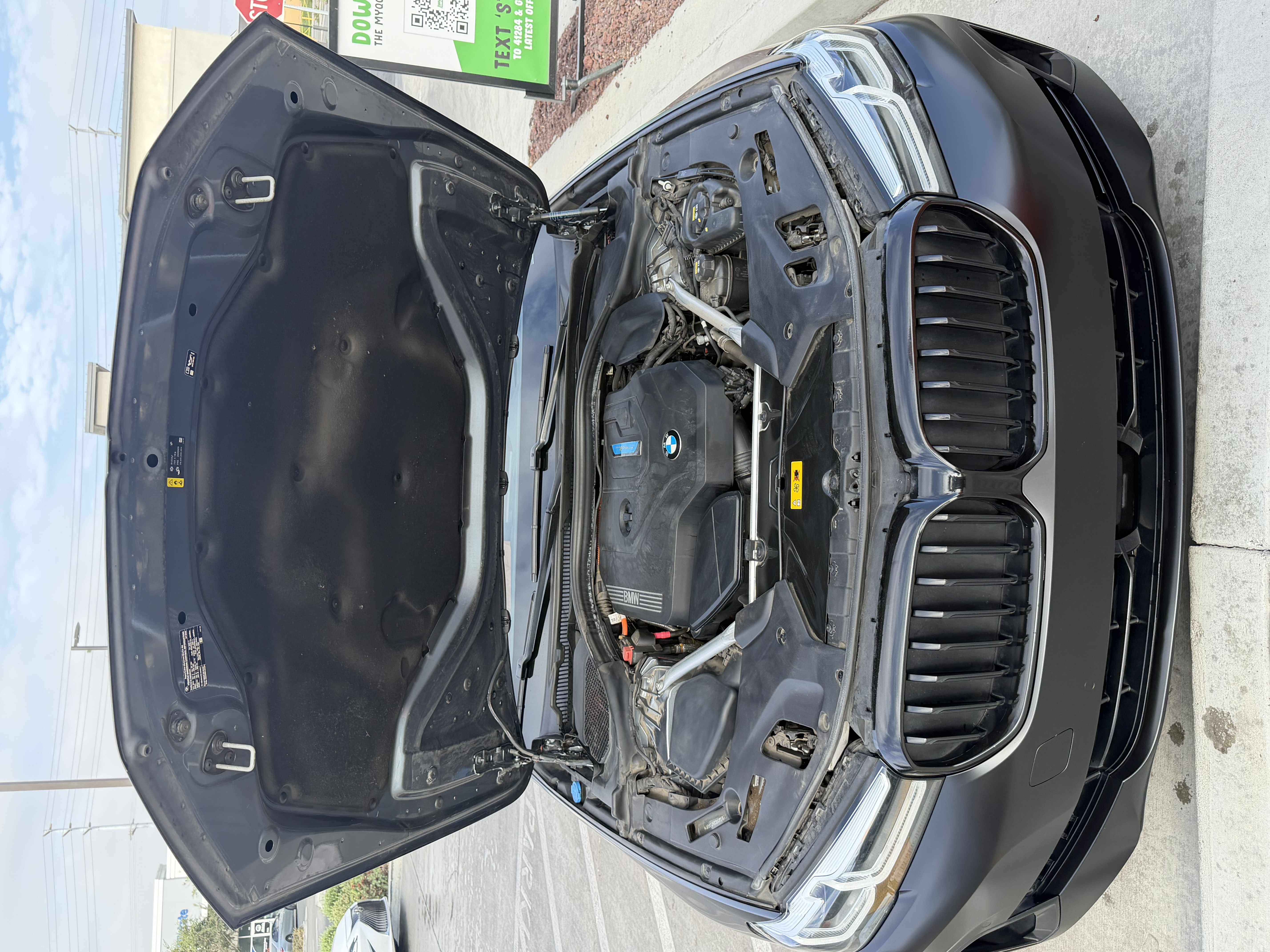 Used 2022 BMW 530e w/ Premium Package RWD image 12