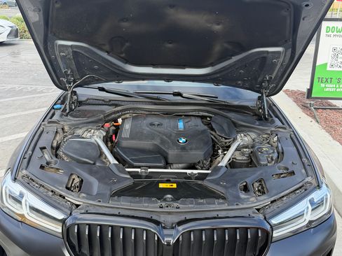 Used 2022 BMW 530e w/ Premium Package RWD image 12