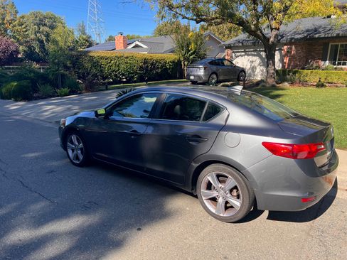Used 2013 Acura ILX w/ Premium Package image 2