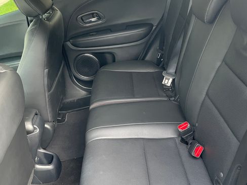 Used 2019 Honda HR-V Touring image 12