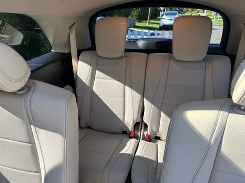 Used 2021 Mercedes-Benz GLS 450 4MATIC image 27