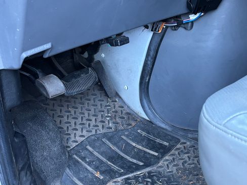 Used 2008 Ford E-350 and Econoline 350 Extended Super Duty RWD image 9