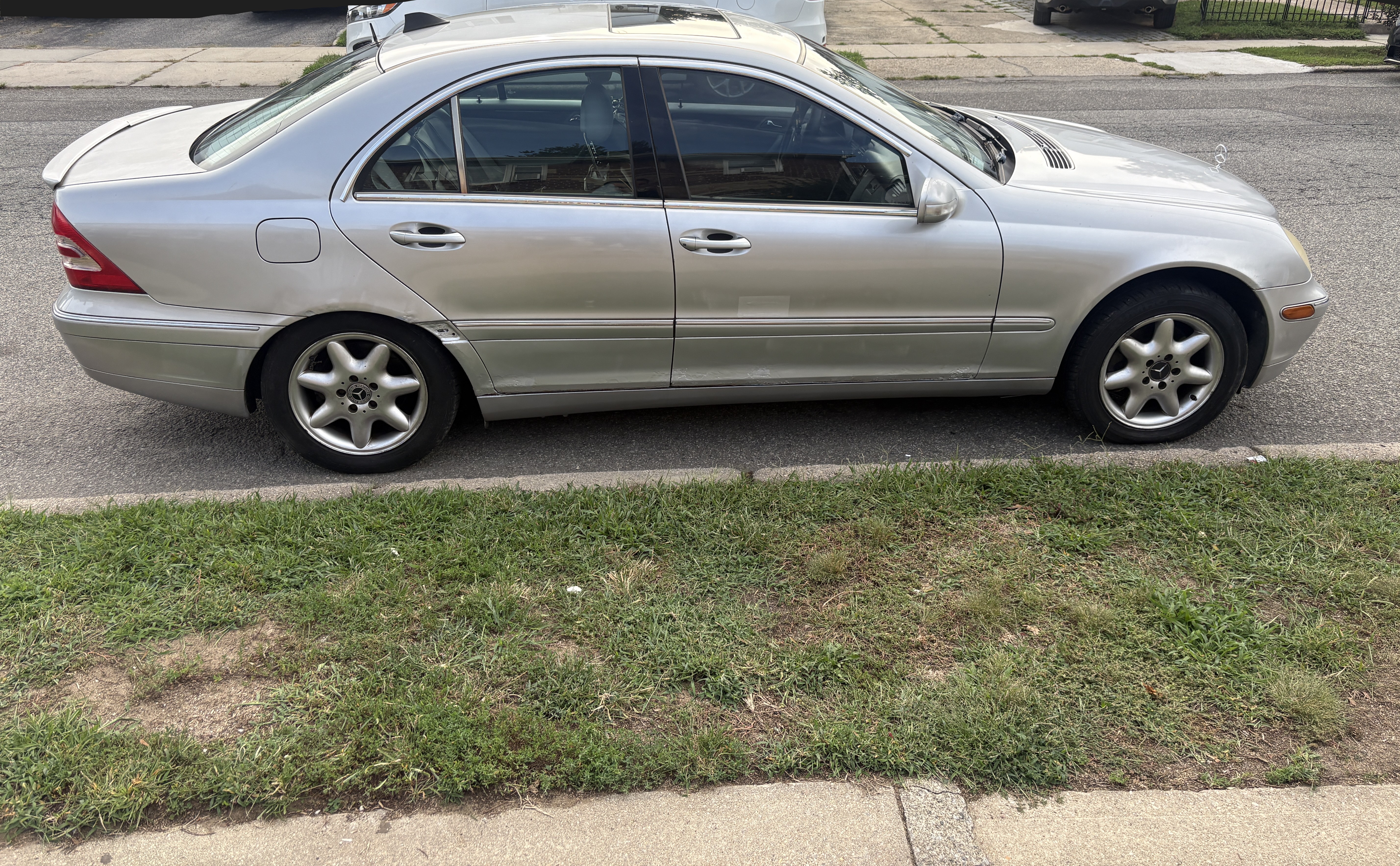 Used 2001 Mercedes-Benz C 320 Sedan image 18
