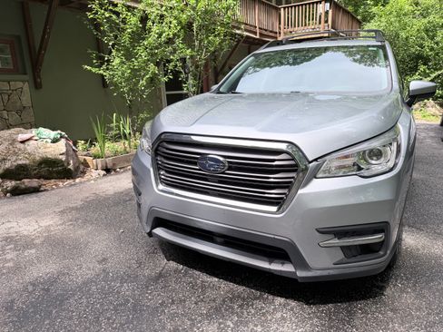 Used 2021 Subaru Ascent Premium w/ Convenience Package AWD/4WD image 2