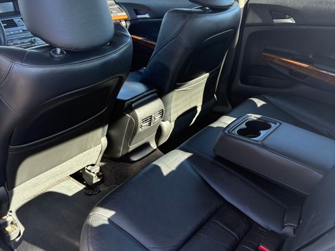 Used 2011 Honda Accord EX-L image 10