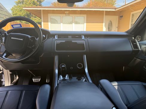 Used 2020 Land Rover Range Rover Sport HSE Dynamic image 9