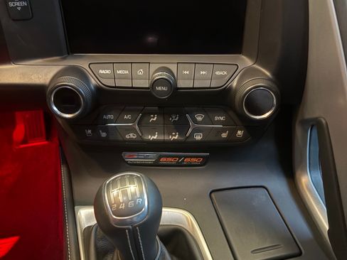 Used 2015 Chevrolet Corvette Z06 w/ 3LZ Preferred Equipment Group RWD image 5