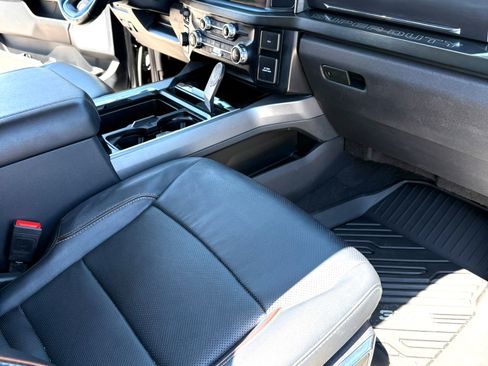 Used 2023 Ford F250 Lariat w/ Lariat Ultimate Package AWD/4WD image 18