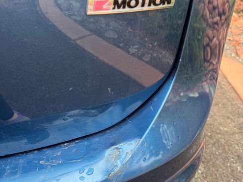 Used 2020 Volkswagen Tiguan S image 12