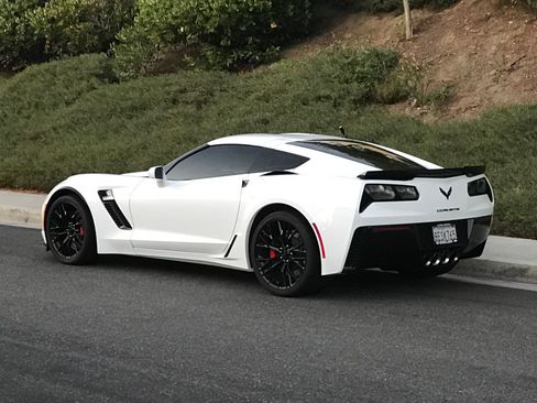 Used 2016 Chevrolet Corvette Z06 w/ 2LZ Preferred Equipment Group RWD image 4