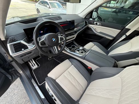 Used 2024 BMW X7 M60i w/ Executive Package image 18