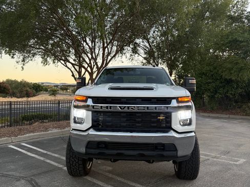 Used 2021 Chevrolet Silverado 2500 LT w/ Fleet Comfort Package AWD/4WD image 2