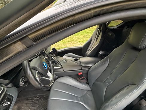 Used 2020 BMW i8 Coupe AWD/4WD image 34