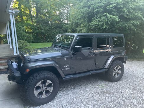 Used 2016 Jeep Wrangler Unlimited Sahara w/ Connectivity Group image 1