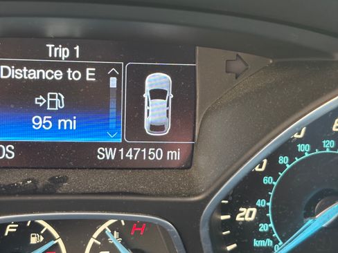 Used 2014 Ford Focus Titanium FWD image 18