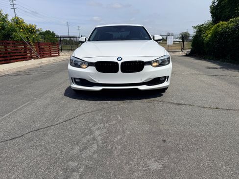 Used 2015 BMW 320i Sedan image 2