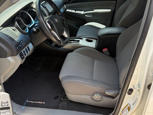 Used 2015 Toyota Tacoma PreRunner w/ TRD Off-Road Package RWD image 8