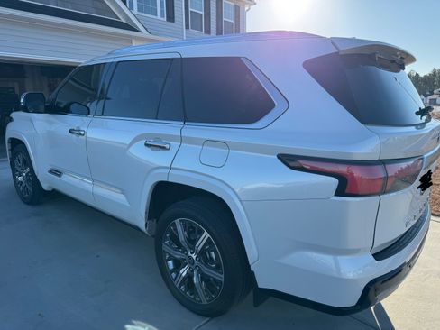 Used 2023 Toyota Sequoia Capstone image 4