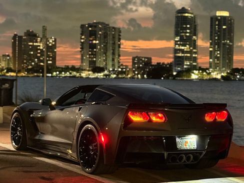 Used 2016 Chevrolet Corvette Z06 w/ 3LZ Preferred Equipment Group image 4