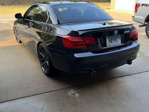 Used 2011 BMW 335i Convertible image 5