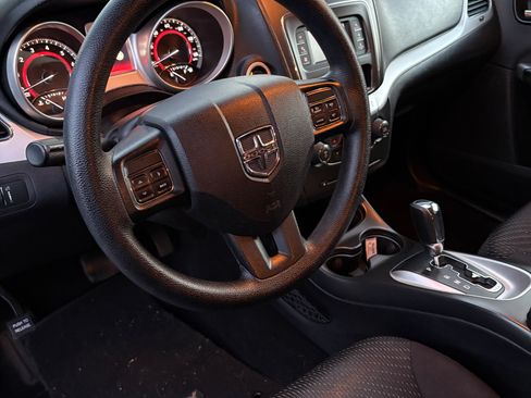 Used 2014 Dodge Journey SXT image 11