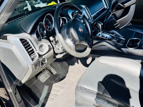 Used 2013 Porsche Cayenne Diesel image 9