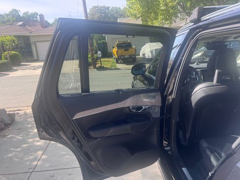 Used 2021 Volvo XC90 T8 Inscription w/ Advanced Package image 12