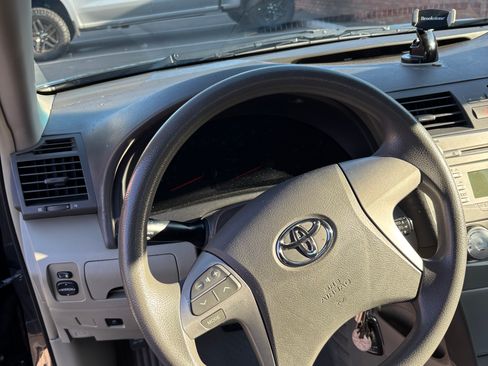 Used 2010 Toyota Camry LE image 13