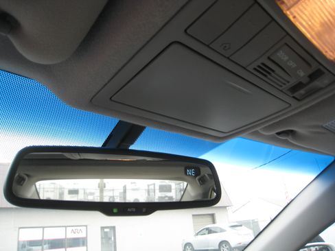 Used 2011 Toyota Camry SE w/ SE/XLE Extra-Value Pkg image 22