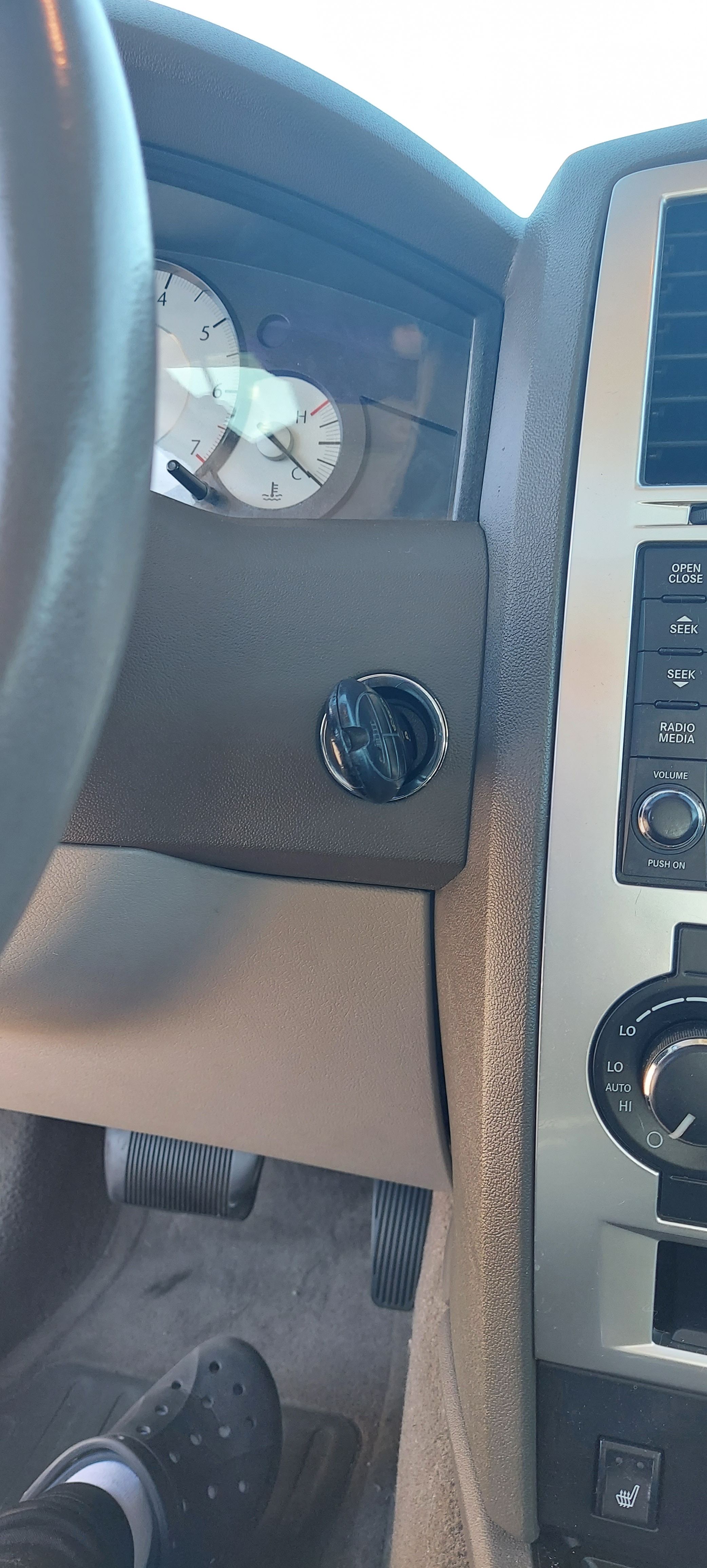 Used 2009 Chrysler 300 Touring RWD image 12