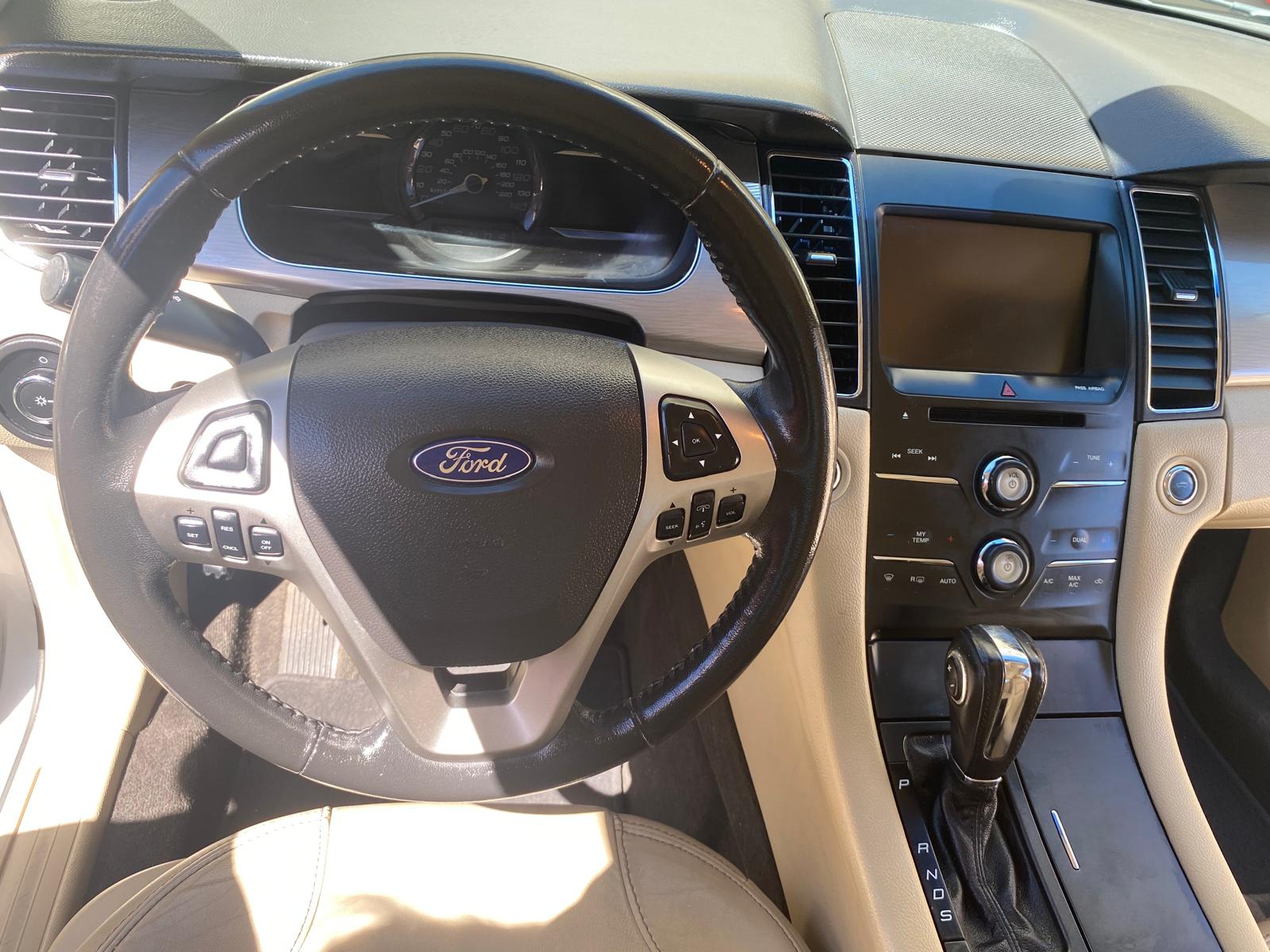 Used 2013 Ford Taurus SEL FWD image 18