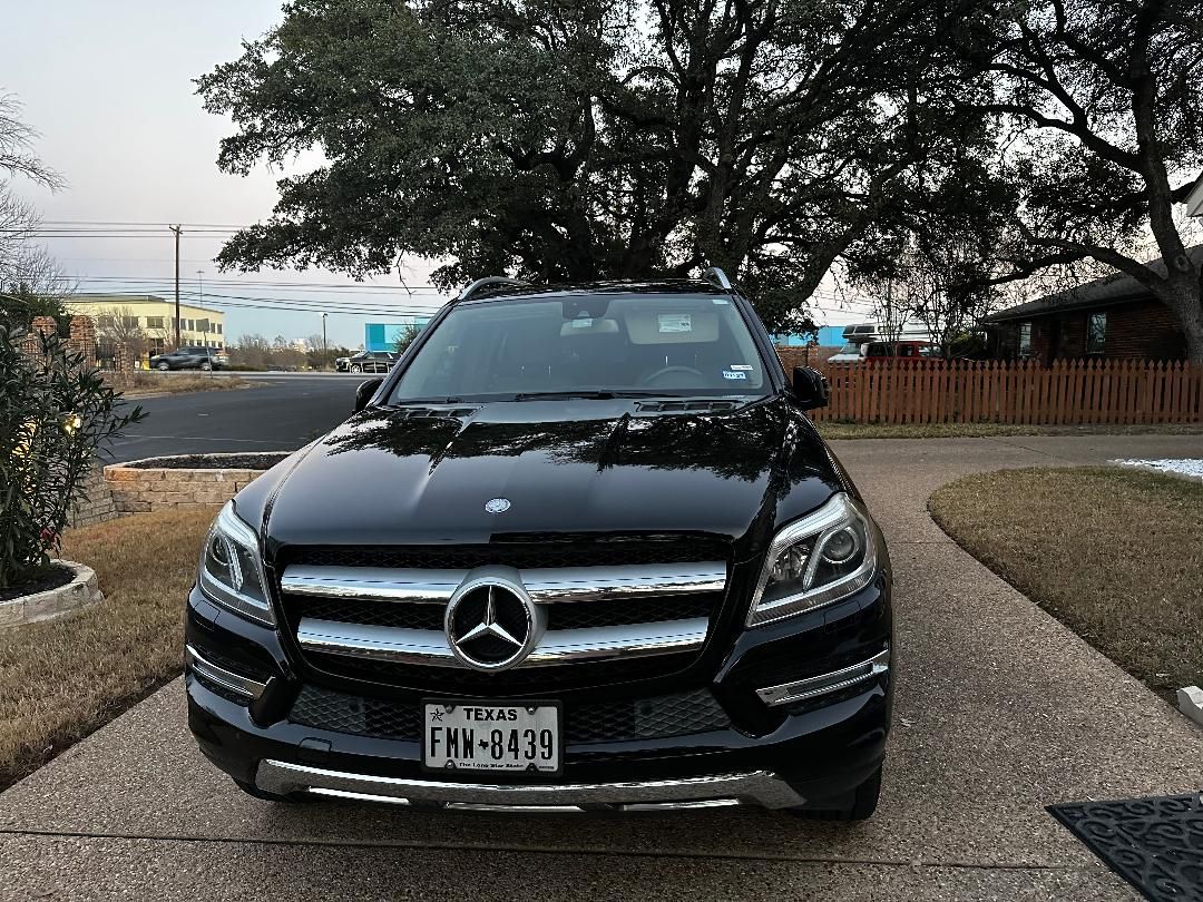 Used 2015 Mercedes-Benz GL 450 4MATIC image 2