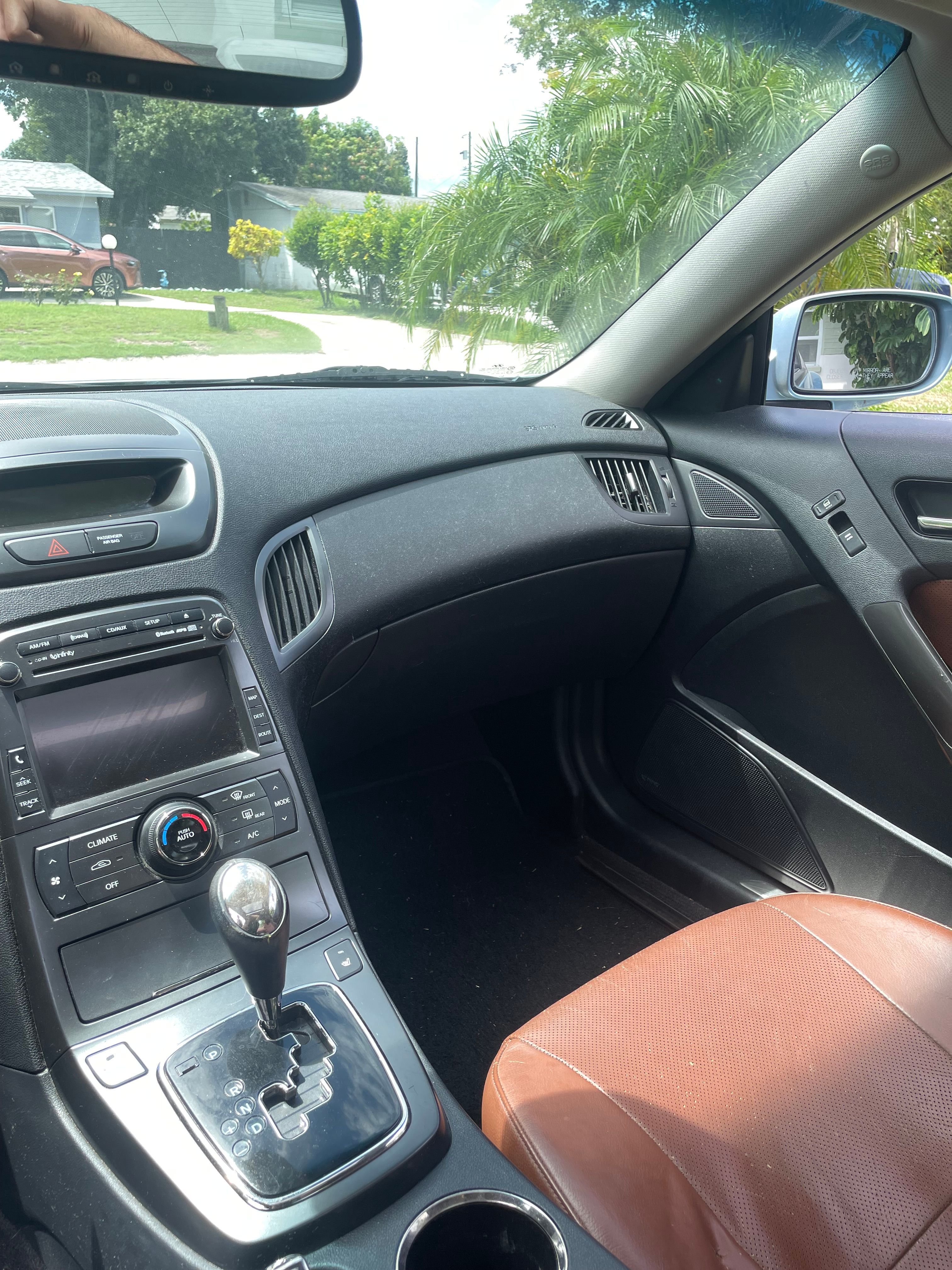 Used 2012 Hyundai Genesis 3.8 RWD image 6