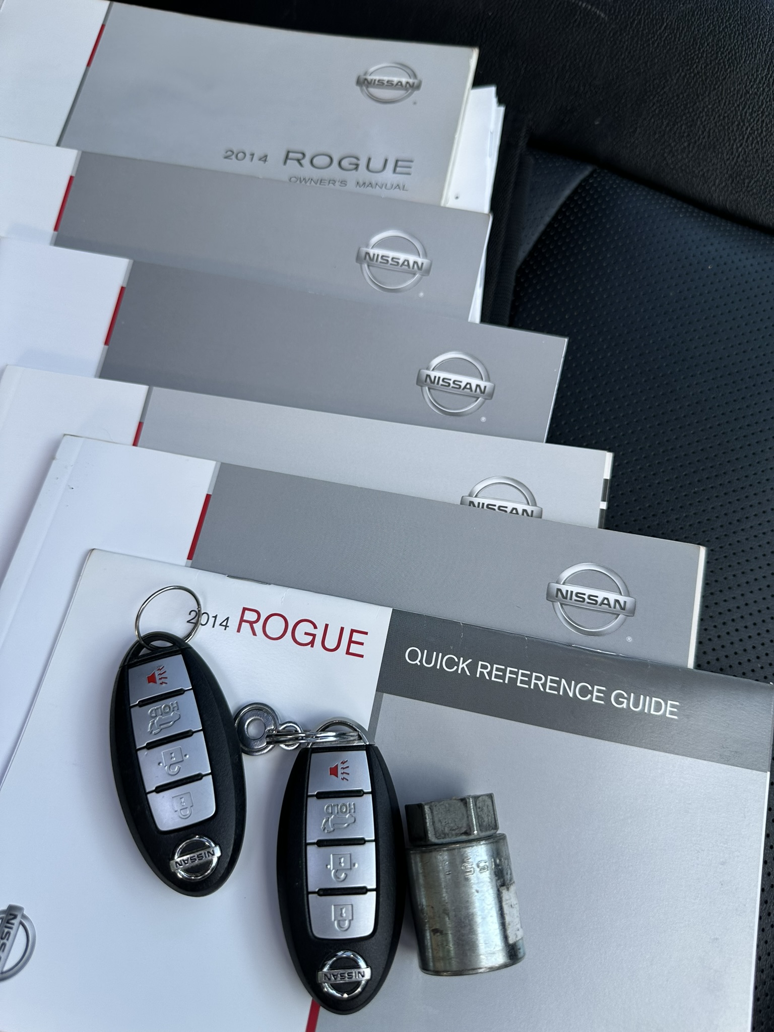 Used 2014 Nissan Rogue SL w/ SL Premium Package FWD image 18