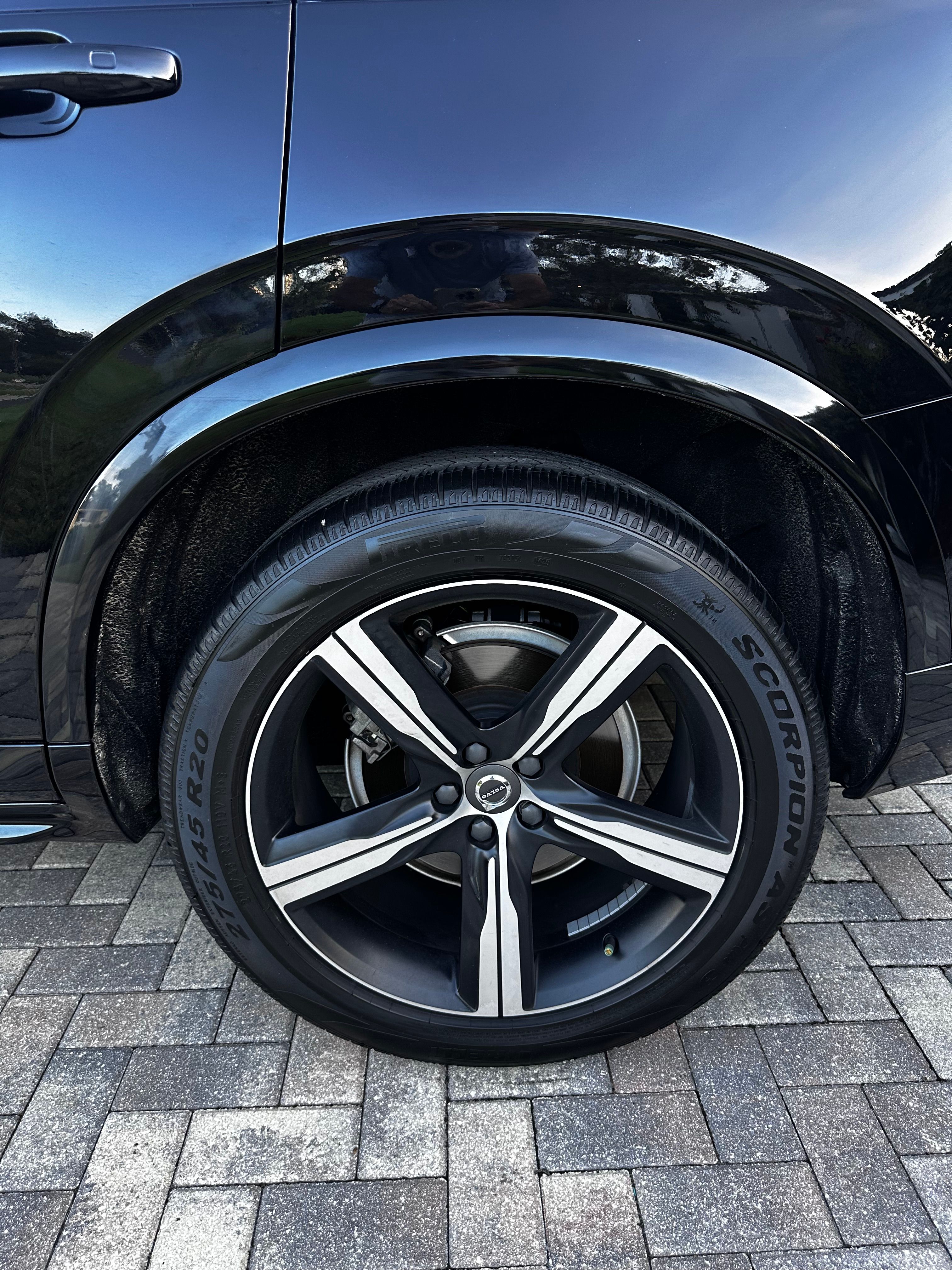 Used 2019 Volvo XC90 T6 R-Design w/ Protection Package Premier AWD/4WD image 26