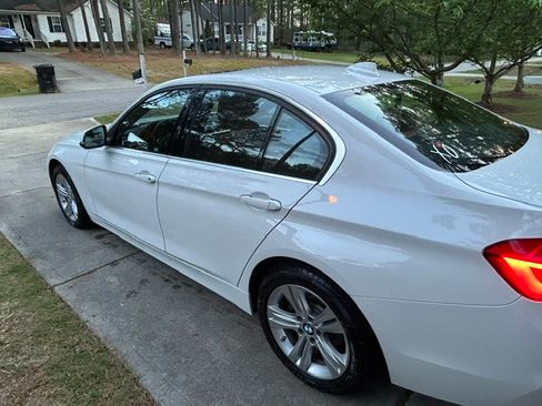 Used 2017 BMW 330i xDrive Sedan AWD/4WD image 2
