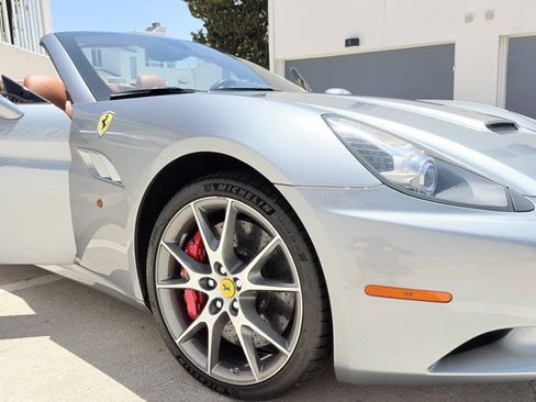 Used 2012 Ferrari California RWD image 1