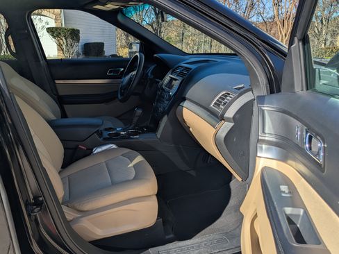 Used 2016 Ford Explorer FWD image 11