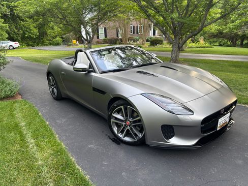Used 2020 Jaguar F-TYPE Convertible RWD image 2