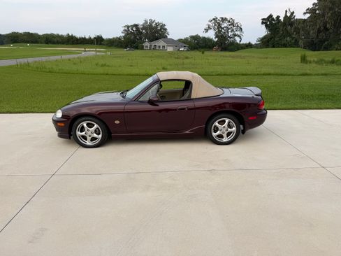 Used 2000 MAZDA MX-5 Miata RWD image 2
